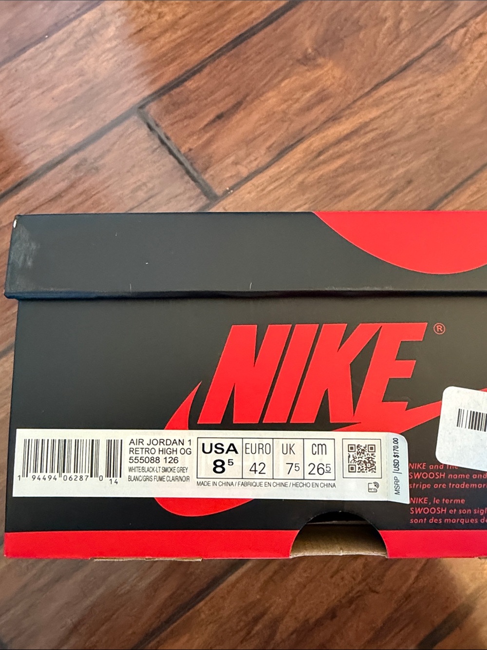 Jordan 1 Retro High OG - Picture 3 of 7